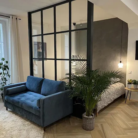 Bel appartement au centre du vieux Joigny Extérieur photo